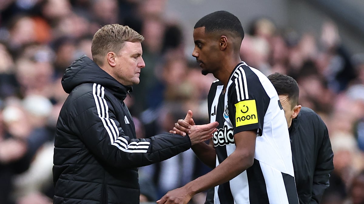Eddie Howe with Newcastle United's two-goal hero Alexander Isak