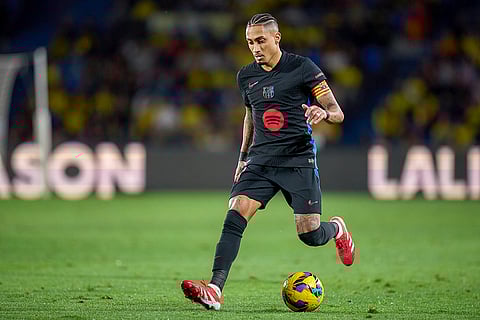 La Liga 2024-25: Barcelona's Raphinha controls the ball