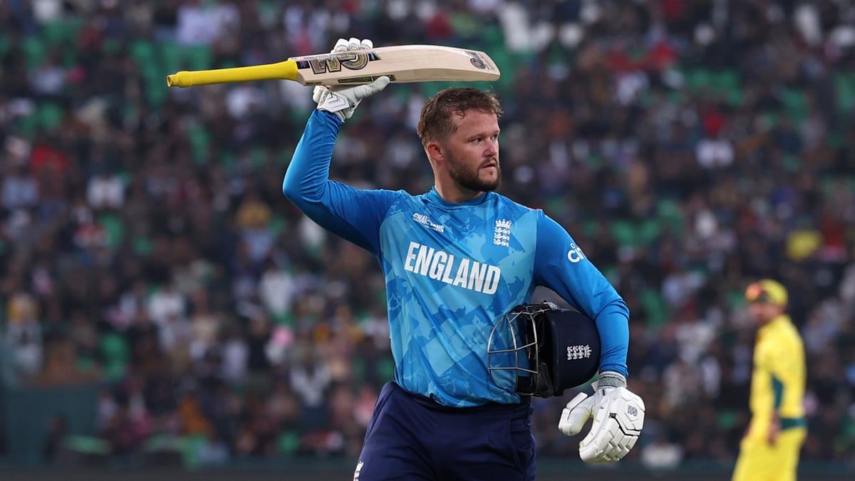 Ben Duckett could not propel England to victory