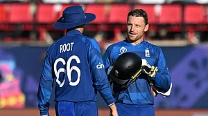 England's Joe Root and Jos Buttler