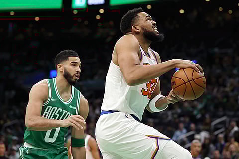 NBA 2024-25, Knicks vs Celtics: Knicks' Karl-Anthony Towns (32) goes up to shoot