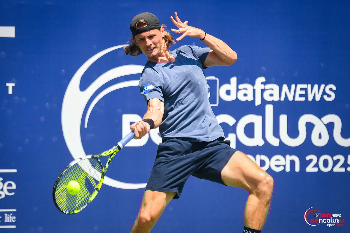 Hynek Barton hitting forehand at Bengaluru Open 1st round