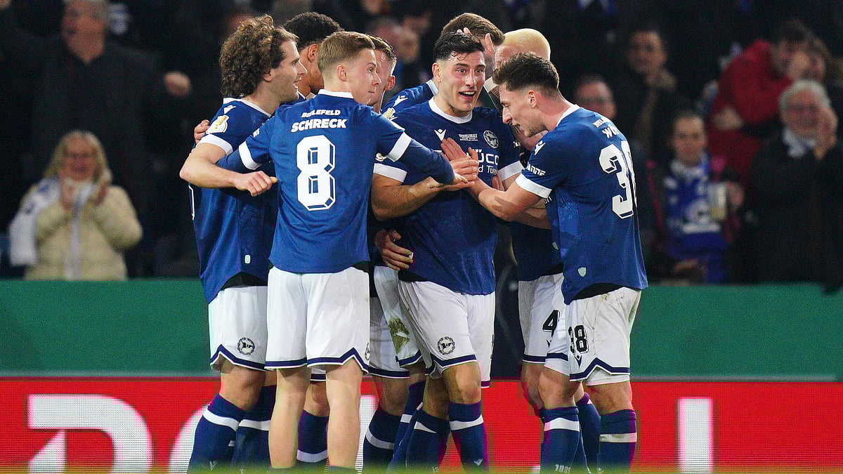 Arminia Bielefeld's players celebrate.