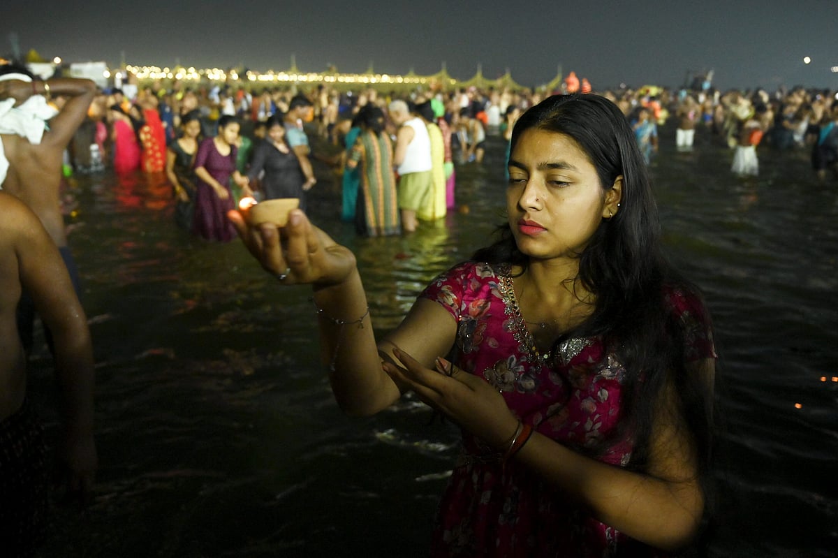Maha Kumbh 2025: Final Amrit Snan On Mahashivratri Begins Amid Chants Of 'Har Har Mahadev'