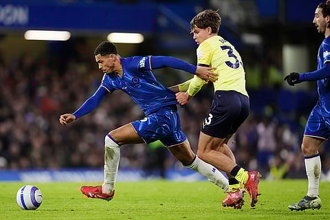 EPL 2024-25, Chelsea vs Southampton: Chelsea's Levi Colwill, left Southampton's Tyler Dibling battle for the ball