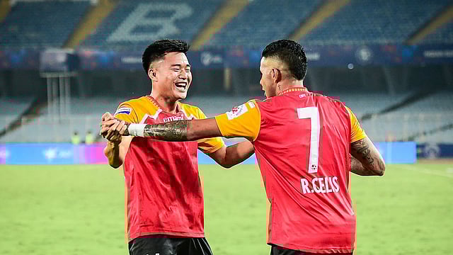 East Bengal 2-0 Hyderabad FC, ISL: Red And Gold Brigade Strike Late To Keep Play-off Hopes Alive