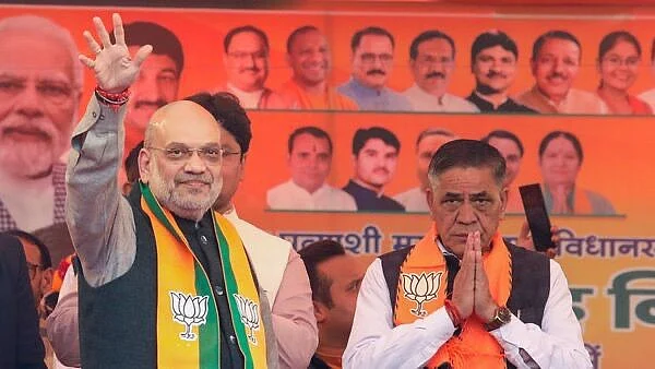Mohan Singh Bisht With Amit Shah