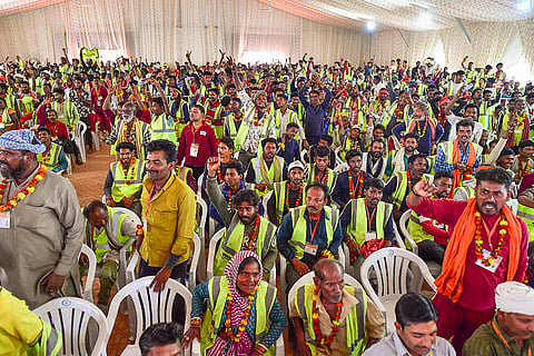 Municipal workers felicitated in Prayagraj
