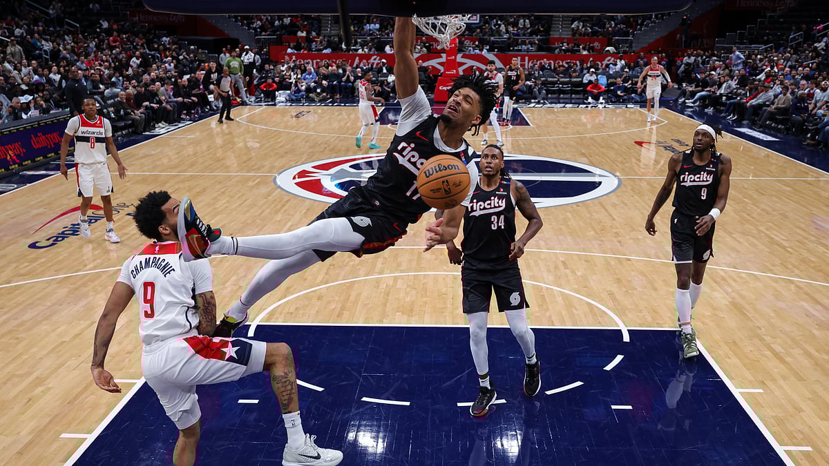 Shaedon Sharpe sinks his superb dunk on Wednesday