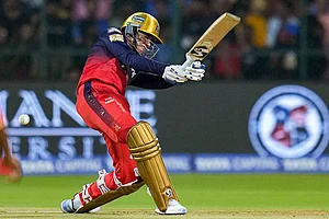 | Photo: AP/Shailendra Bhojak : WPL 2025, RCB vs GG: Royal Challengers Bengaluru’s captain Smriti Mandhana plays a shot