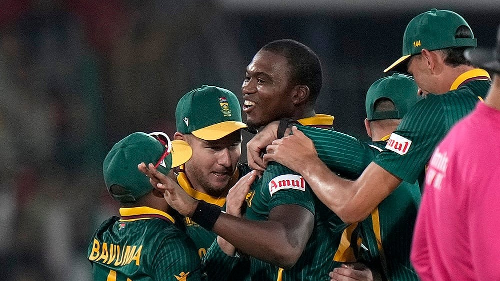 | Photo: AP/Anjum Naveed : South Africa players celebrate.