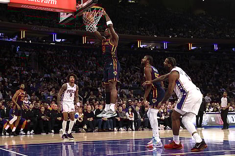 NBA 2024-25: Knicks' OG Anunoby dunks the ball