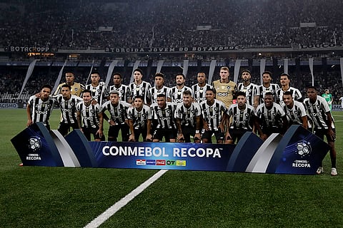 Recopa Sudamericana 2025 Final: Players of Botafogo pose for a team photo
