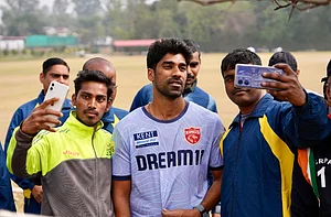 Punjab Kings : Shashank Singh with his fans.