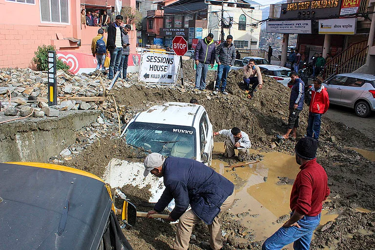 Weather: Heavy rain in Kullu - | Photo: PTI