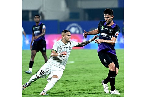 ISL 2024-25, OFC Vs MSC: Alexis Nahuel Gomez (10) and Carlos Delgado (5) take evasive actions
