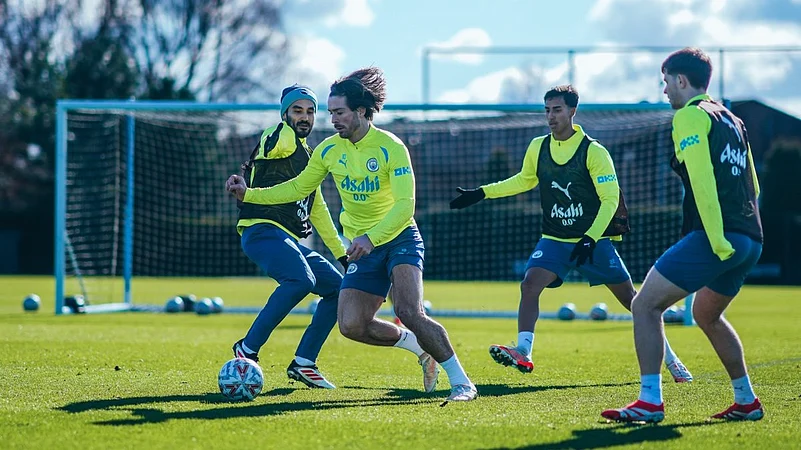 manchester city fc 2 X