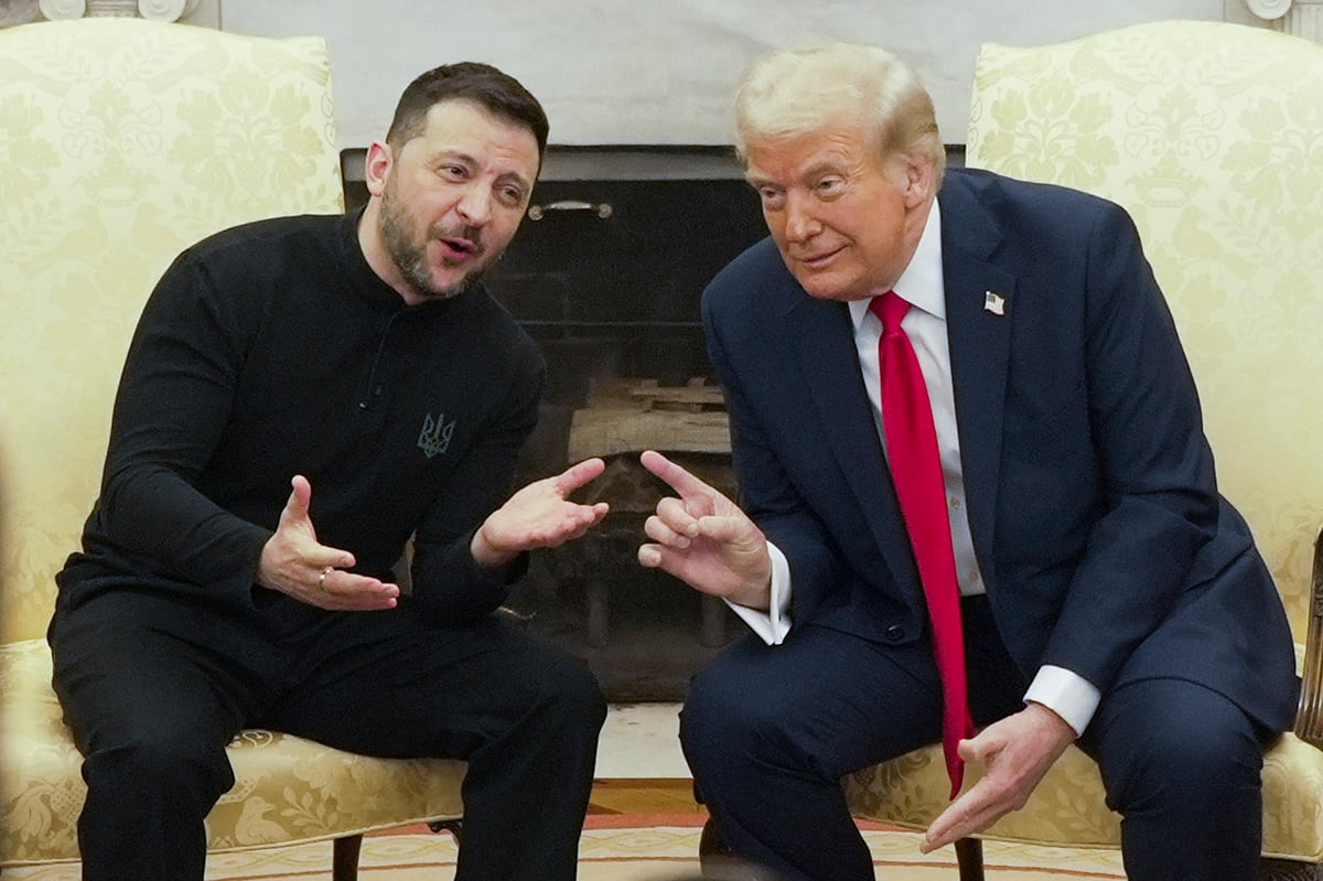 AP : Ukrainian President Volodymyr Zelenskyy holds meeting with US President Donald Trump at White House