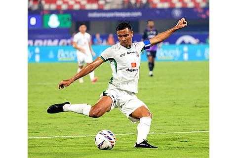 ISL 2024-25, OFC Vs MSC: Mohammedan Sporting defender Vanlalzuidika Chhakchhuak in action