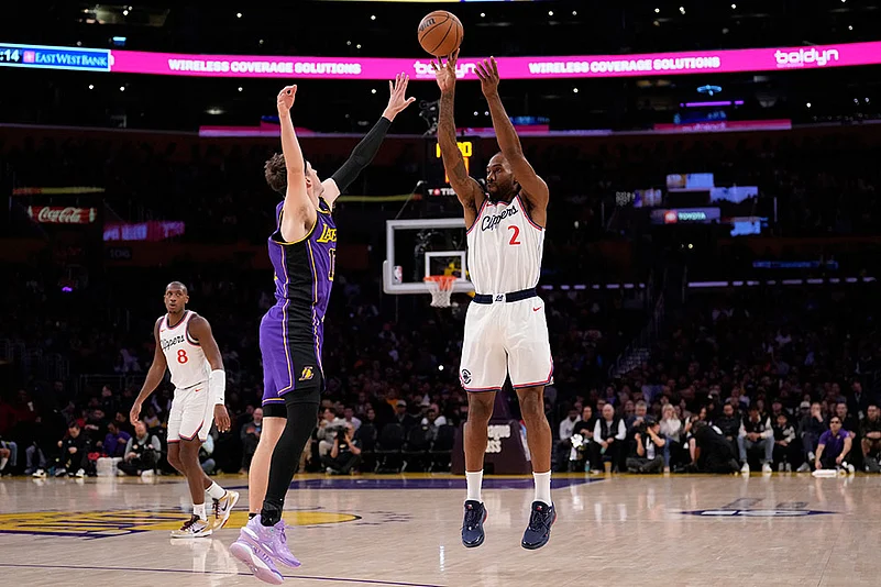 NBA Basketball Game: Los Angeles Clippers vs Los Angeles Lakers