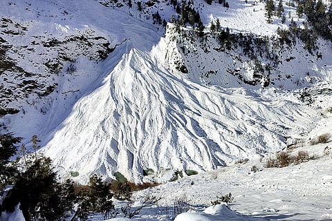 Iceberg falls into Chandrabhaga river
