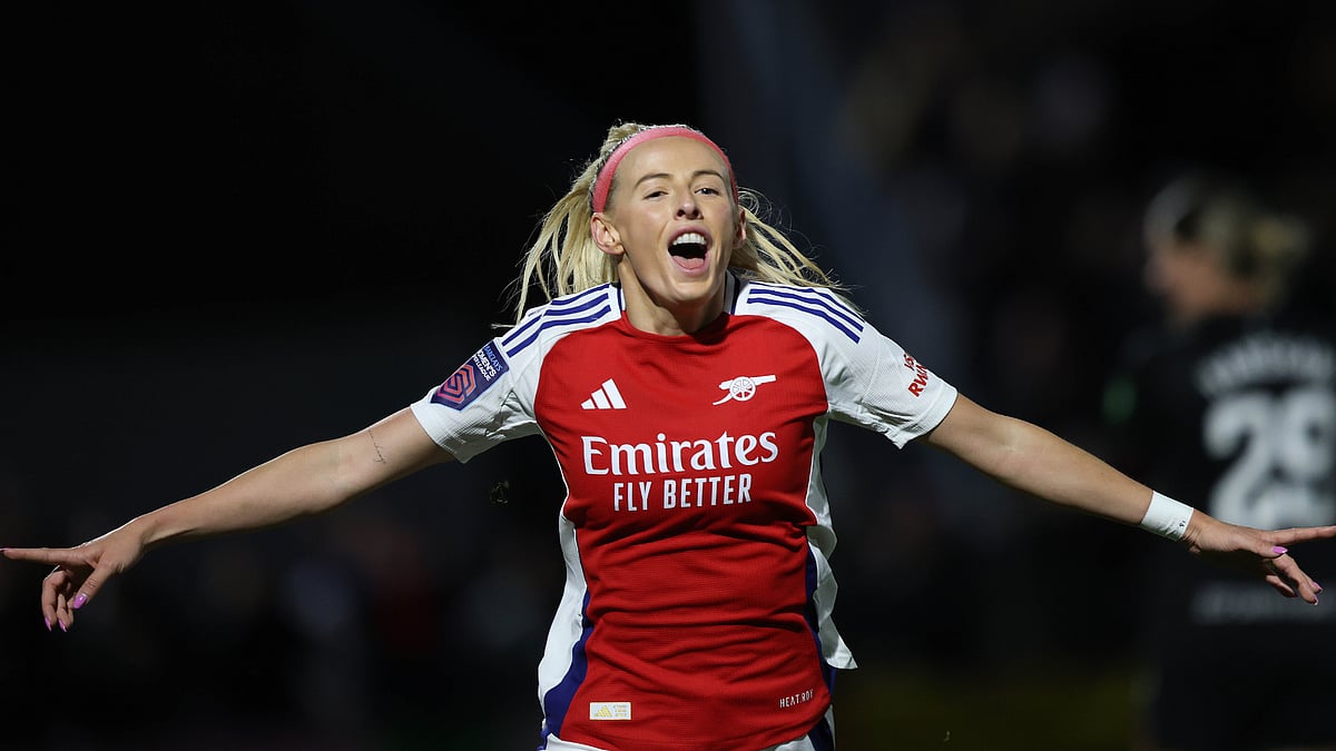 Chloe Kelly celebrates her goal against West Ham