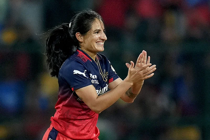 Womens Premier League: RCB vs DC Renuka Singh