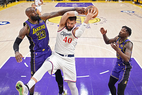 Basketball: Los Angeles Clippers vs Los Angeles Lakers