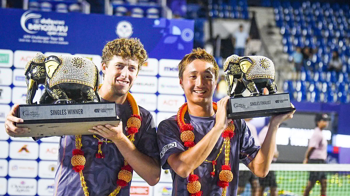 Deepthi Indukuri/KSLTA : Winner Brandon Holt with runner up Shintaro Mochizuki