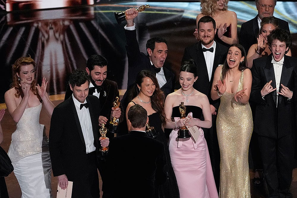 | Photo: AP/Chris Pizzello : 97th Academy Awards