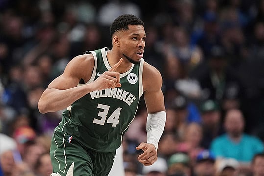 NBA: Giannis Antetokounmpo Stars As Milwaukee Bucks Beat Dallas Mavericks 132-117