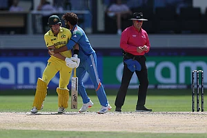 | Photo: AP/Christopher Pike : CT 2025 IND vs AUS semifinal: India's Ravindra Jadeja collides with Australia's Marnus Labuschagne