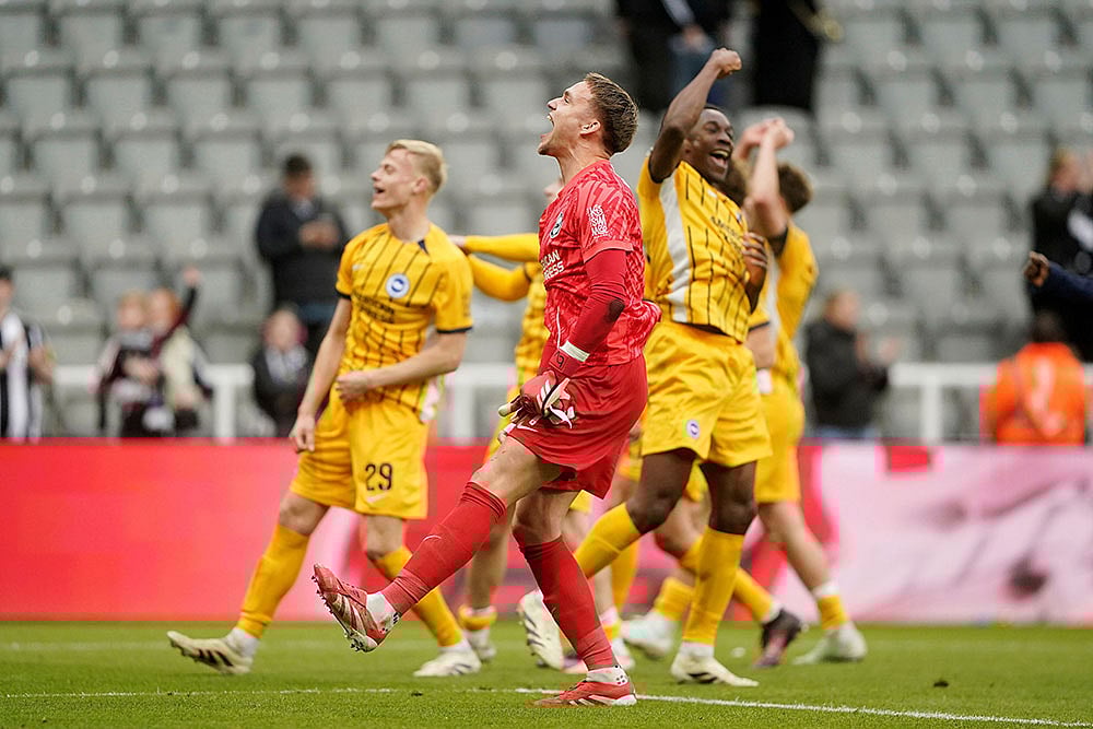 | Photo: Owen Humphreys/PA via AP : FA Cup: Newcastle United vs Brighton