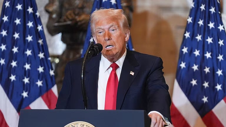 | Photo: Evan Vucci/AP : Taking to Truth Social, the US President warned Hamas and demanded the release of all hostages - dead or alive. 