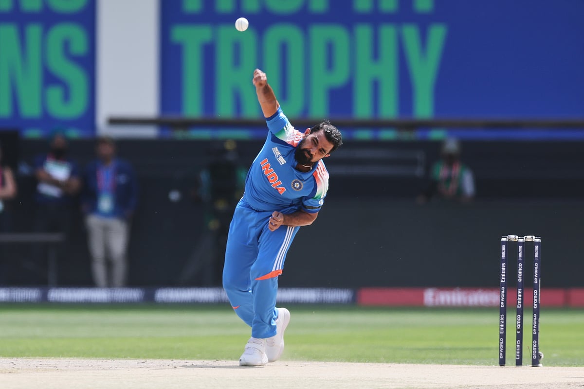 (AP Photo/Christopher Pike)

 : India's Mohammed Shami bowls a delivery during the ICC Champions Trophy semifinal cricket match between India and Australia at Dubai International Cricket Stadium in Dubai, United Arab Emirates, Tuesday, March 4, 2025. 

