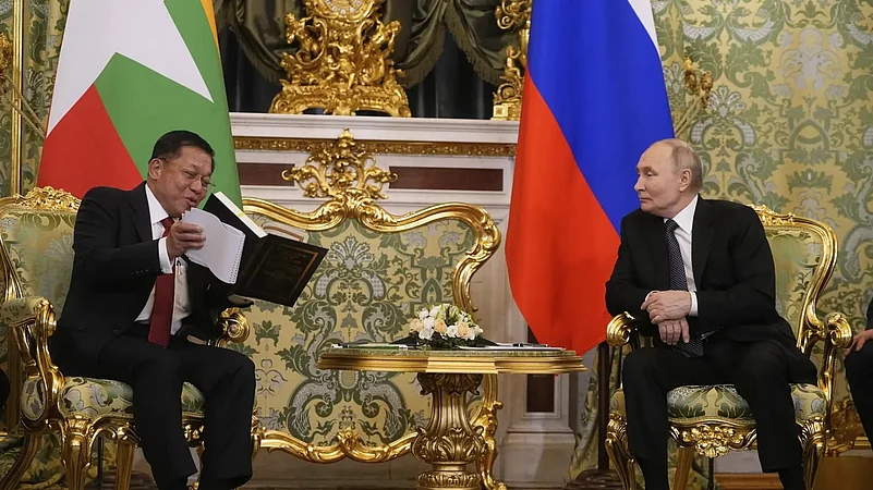 Myanmars Military Government Head And Putin