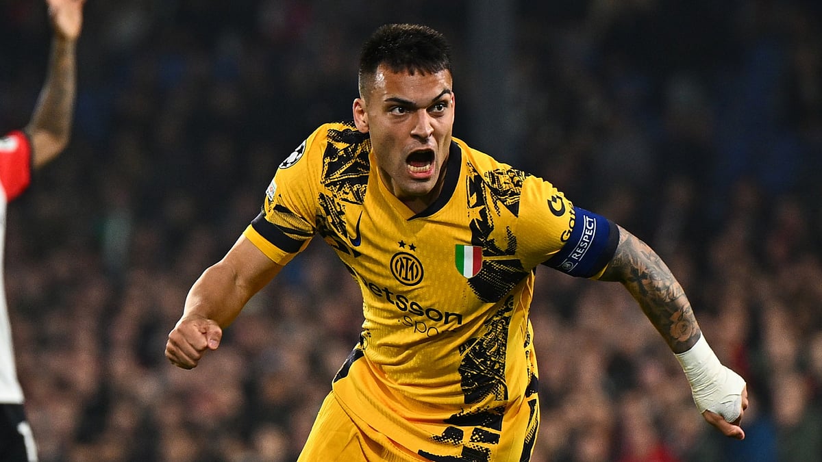 Lautaro Martinez celebrates his goal