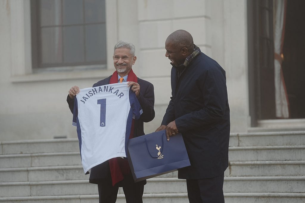 Jaishankar Receives Custom Tottenham Jersey From UK Foreign Secretary; FIFA Confirms USD 1 Billion Prize Pool For Men’s Club World Cup In US   Outlook India