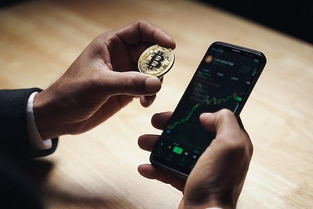 How Do You Earn Cryptocurrency Without Investing?