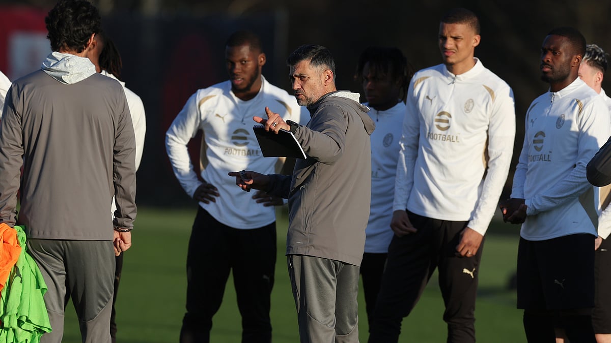 Sergio Conceicao taking AC Milan training