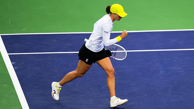 Indian Wells Open: Iga Swiatek Rolls Past Caroline Garcia In Opening Round