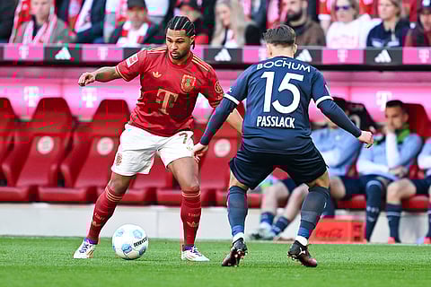 Bundesliga, Bayern Munich and VfL Bochum: Bayern's Serge Gnabry and Bochum's Felix Passlack fight for the ball