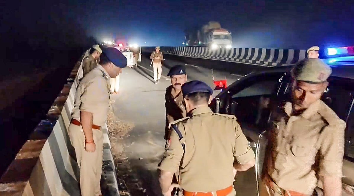 PTI : Body recovered from roadside