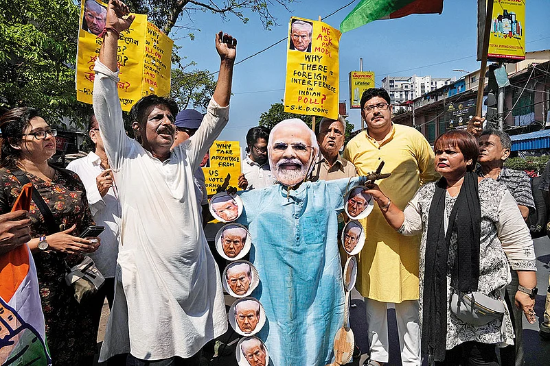 Congress Party workers in Kolkata protest on USAID