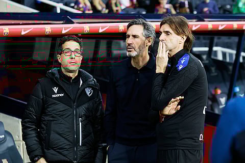 La Liga 2024-25: Osasuna's head coach Vicente Moreno, centre