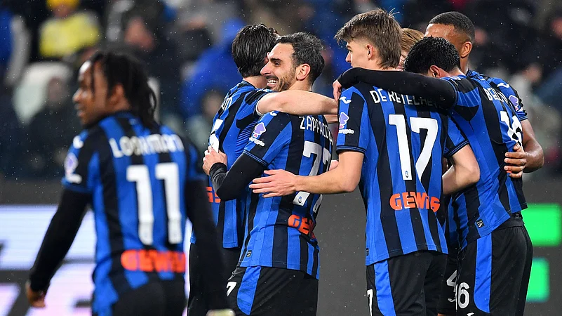 Atalanta boosted their title hopes in Turin