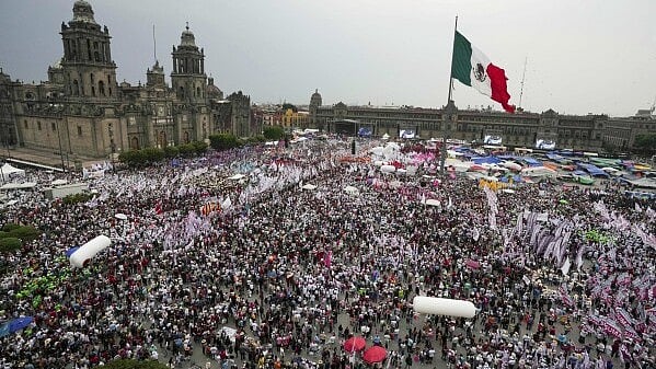 The US postpones 25% tariffs on many imports from Mexico.