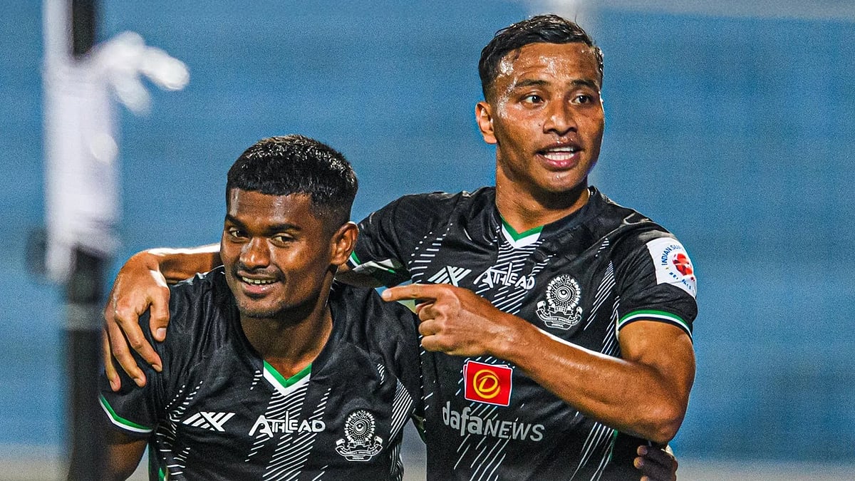 Indian Super League : Robi Hansda (left) scored Mohammedan Sporting's second goal against Punjab FC.