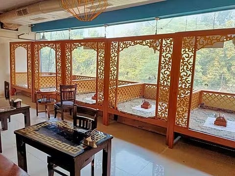 Nooshe Joon Parsi Restaurant In Delhi