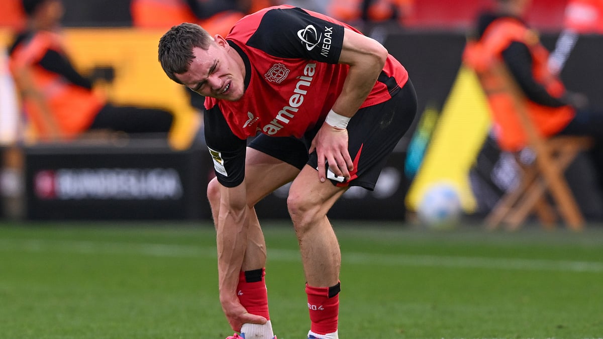 Florian Wirtz was forced off during Bayer Leverkusen's loss to Werder Bremen